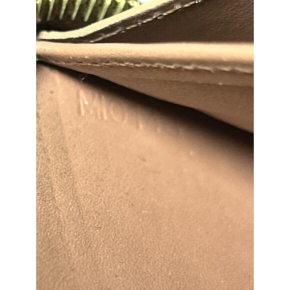 Louis Vuitton Monogram Vernis Zippy Wallet in Shade Butterscotch - Picture 9 of 9